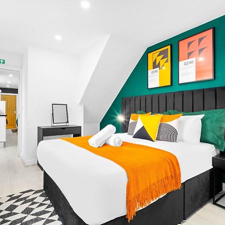 Luxury 3 Bedroom Apartment - Terrace - Near City Centre - Wifi - Smart Tv 1Mr バーミンガム エクステリア 写真
