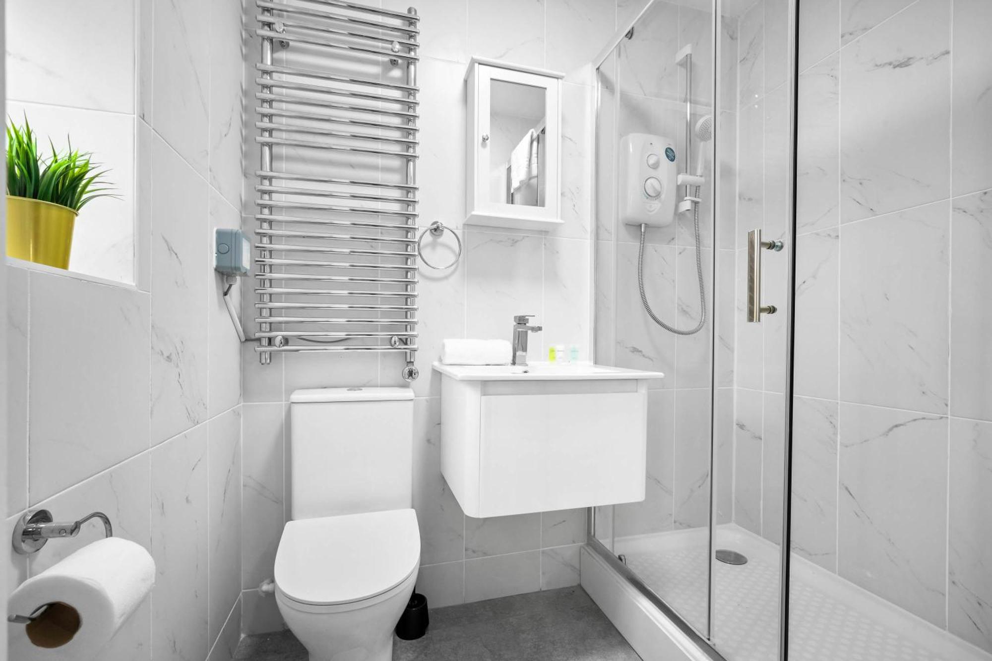 Luxury 3 Bedroom Apartment - Terrace - Near City Centre - Wifi - Smart Tv 1Mr バーミンガム エクステリア 写真