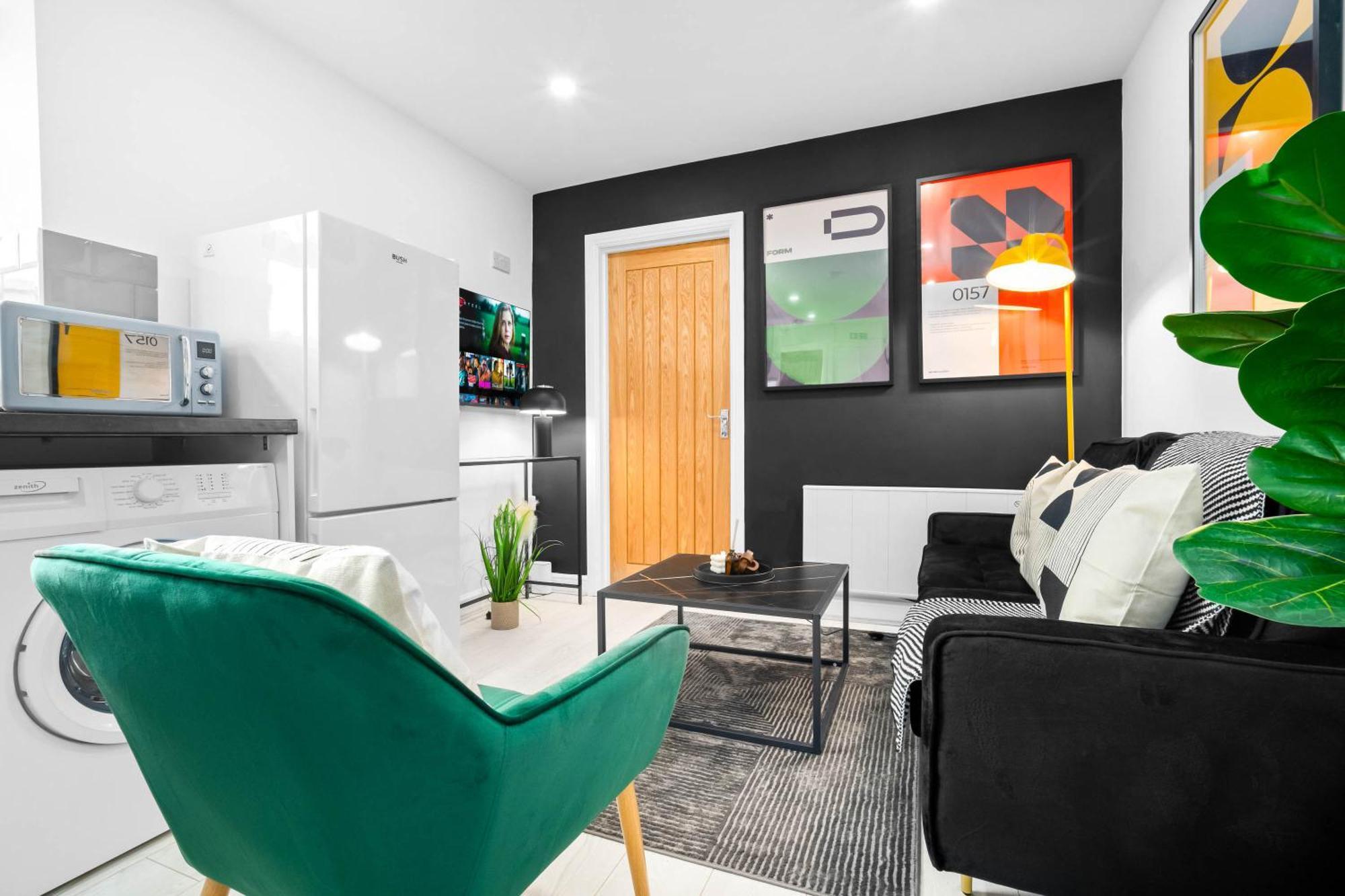 Luxury 3 Bedroom Apartment - Terrace - Near City Centre - Wifi - Smart Tv 1Mr バーミンガム エクステリア 写真